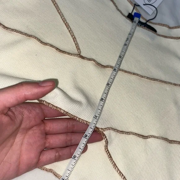 SOLD Cider crop top - Picture 5 of 8